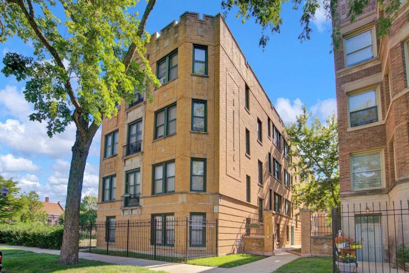 Furnished 4BR/2.5BA Tri-level Condo Close to UChicago Campus