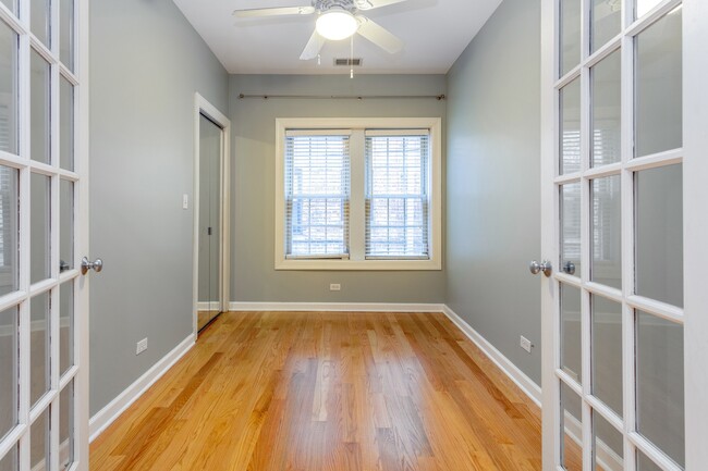 Lovely Furnished 3BR/2BA Hyde Park Apartment