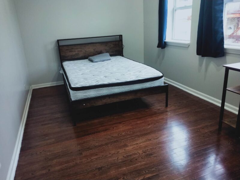 🏡 Furnished 3BR/3BA Townhome – Private Bath & Garage | Looking for 1 Roommate | UChicago Students/Employees Only