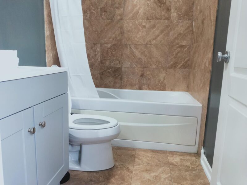 Private Bedroom for Sublease in Furnished 3BR/3BA Townhome – Private Bath & Garage