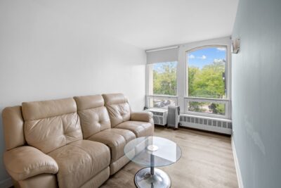 UPC 2B1B looking for male roommate