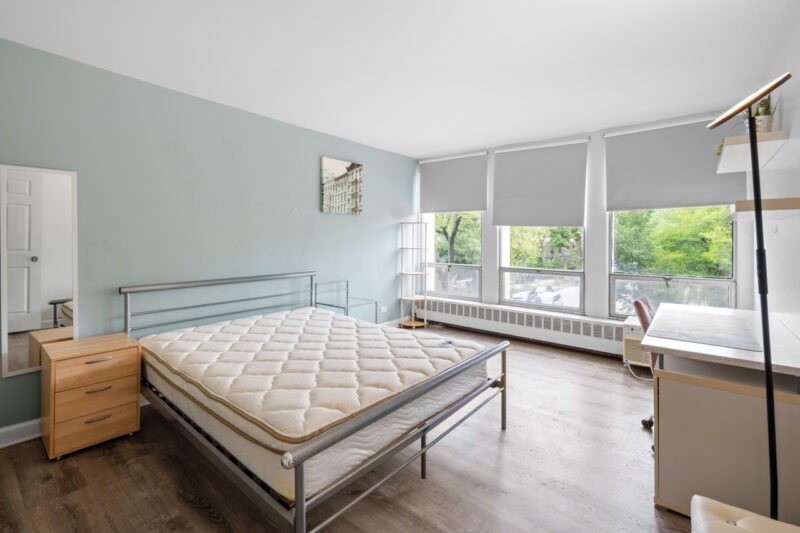 UPC 2B1B looking for male roommate