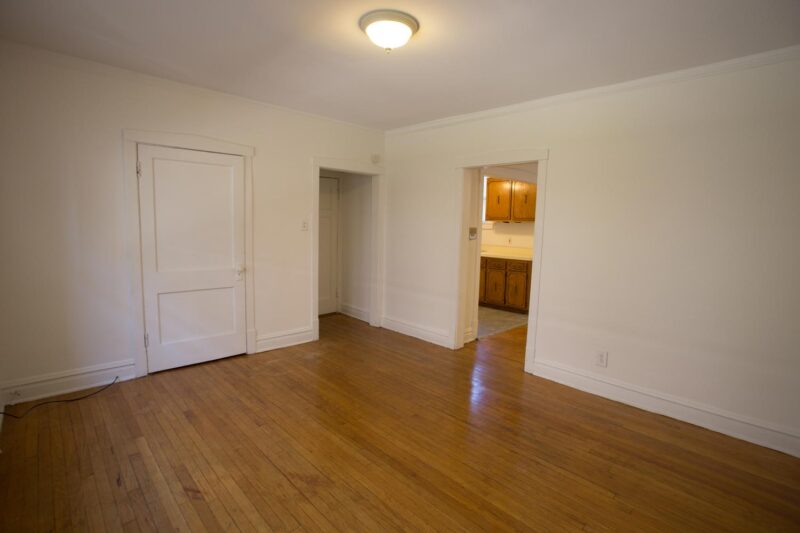 Lease take over entire One bed one bathroom mac apartment ellis court