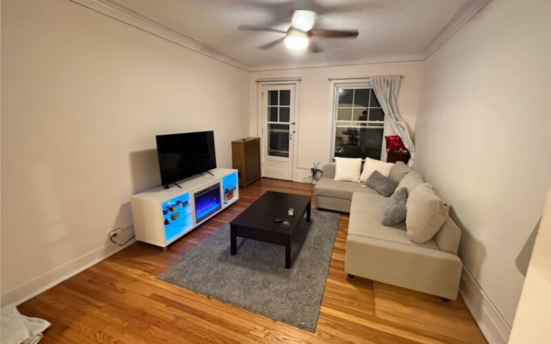 Looking for roommate in shared apartment