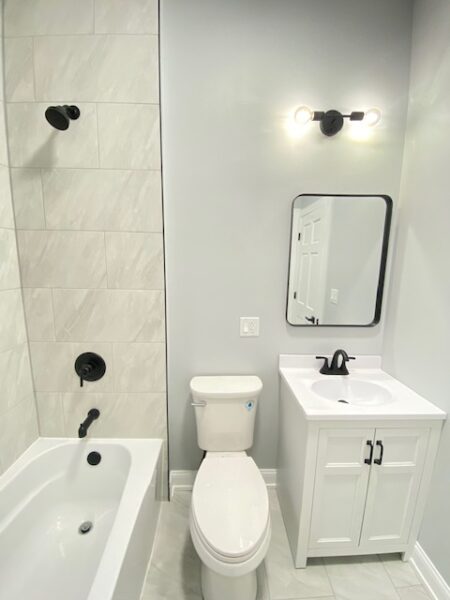 Spacious & Bright 3 Bed | 1 Bath Apartment – Prime Location!