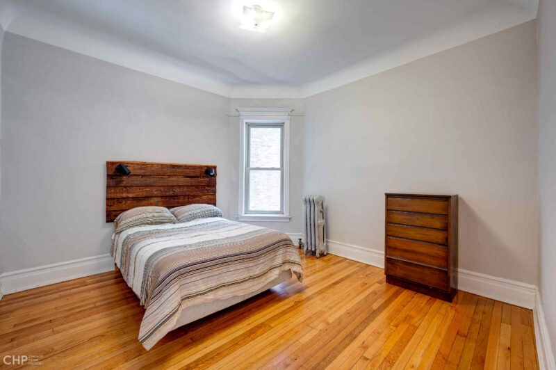 Apt for rent 3-4 bedroom, 1 bath.