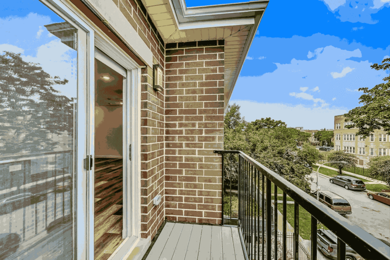 3 Beds 3 Baths Apartment/Condo, Available April 1st