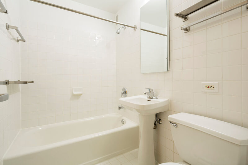 Summer Sublease at 1400 E 57th Street