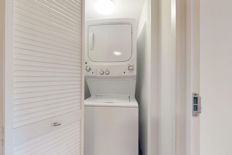 Summer Sublease at 1400 E 57th Street