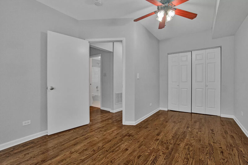 Furnished 4BR/2.5BA Tri-Level Condo Near UChicago