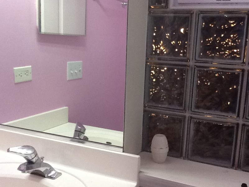 Spacious, Quiet, and Furnished Room in a Townhome within Walking Distance to UChicago