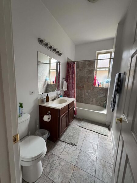 Summer Sublet: Fully-Furnished Room in Hyde Park (near UChicago)