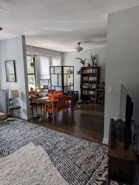 $1,895 – Large 2BR / 2BA – Heat Included – East Hyde Park – Near UChicago – Available April 15, 2026