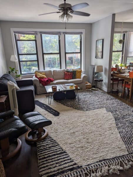 $1,895 – Large 2BR / 2BA – Heat Included – East Hyde Park – Near UChicago – Available April 15, 2026