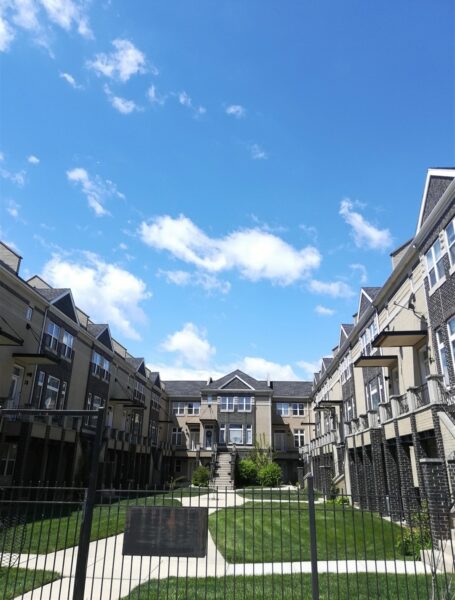 Spacious, Quiet, and Furnished Room in a Townhome within Walking Distance to UChicago