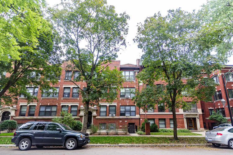 Spacious 4 Bedroom at 5211 Greenwood. Steps away from U of C