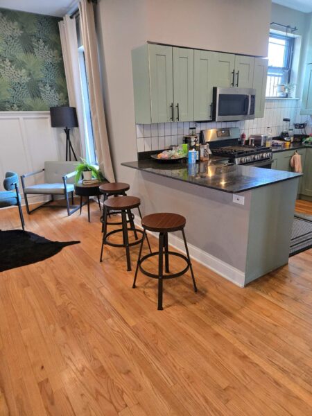 Historic Kenwood Luxury Living – Spacious 5 Bed / 3 Bath Residence on Drexel Boulevard