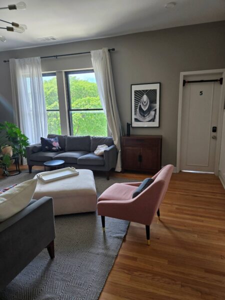 Historic Kenwood Luxury Living – Spacious 5 Bed / 3 Bath Residence on Drexel Boulevard