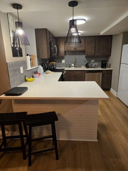 Historic Kenwood – Luxury 5 Bedroom / 3 Bath Garden Unit