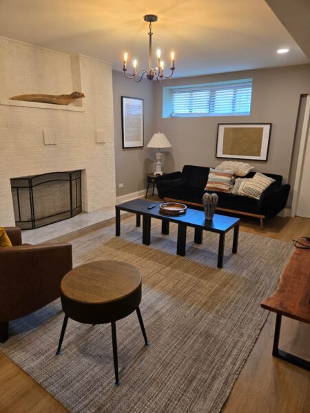 Historic Kenwood – Luxury 5 Bedroom / 3 Bath Garden Unit
