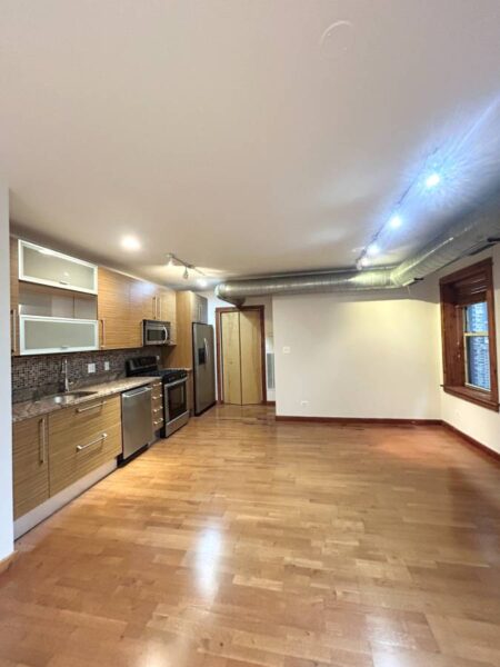 Room available in East Hyde Park 2B2B for $800