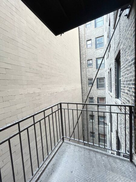 Room available in East Hyde Park 2B2B for $800