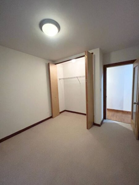 Room available in East Hyde Park 2B2B for $800