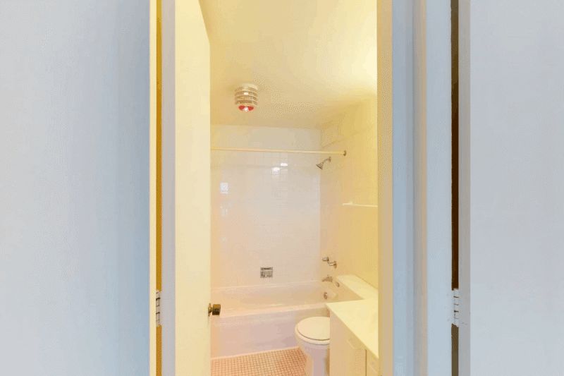 Furnished, Spacious Regents Park 32nd Floor Sublet, Private Room + Bath, Oct to March