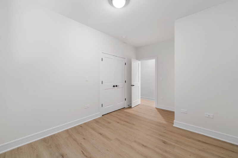 Luxury 3 Bed / 2 Bath Condo-Quality Apartment in Woodlawn