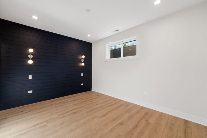 Luxury 3 Bed / 2 Bath Condo-Quality Apartment in Woodlawn